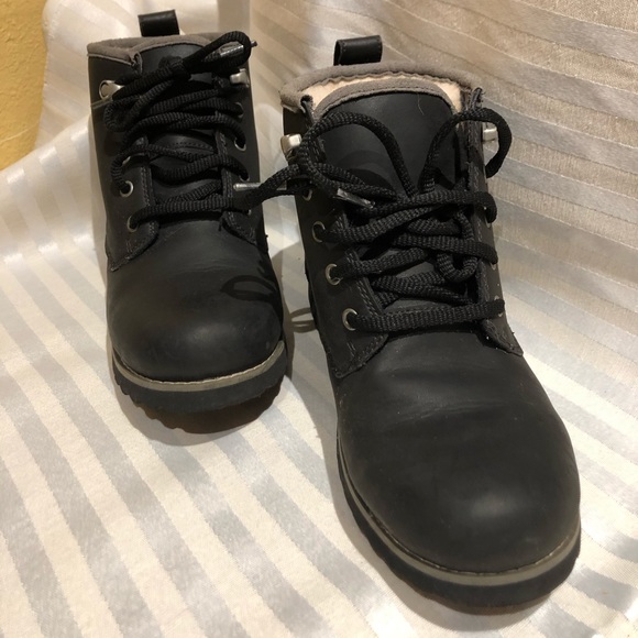 UGG Waterproof Boots! - Picture 2 of 8